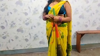 बड़े स्तनों वाली देसी नौकरानी को उसके घर में चोदा जाता है