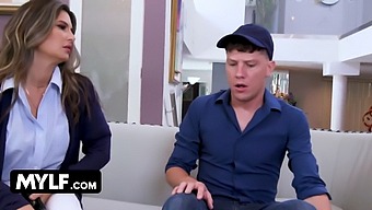 Een Grote Lul En Grote Tieten: Een Perfecte Combinatie In Deze Milf-Video