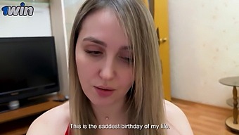 Film W Wysokiej Rozdzielczości, W Którym Dojrzała Milf Jest Gościnna I Daje Creampie