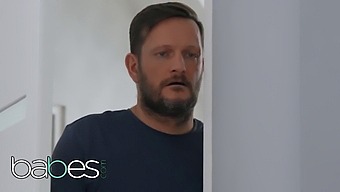 Фантазията За Смучене На Член На Втория Баща Се Сбъдва В Горещо Видео